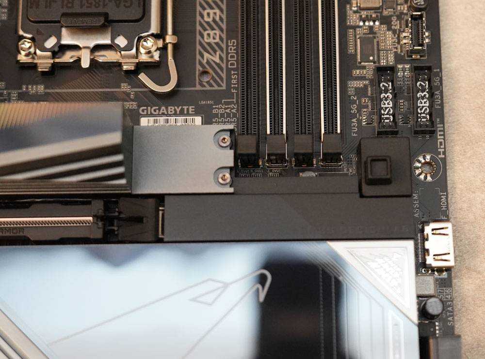 技嘉 Z890 AORUS MASTER 主机板开箱+Intel Core Ultra 9 285K评测分享：超多DIY友善设计且用料扎实效能突出！