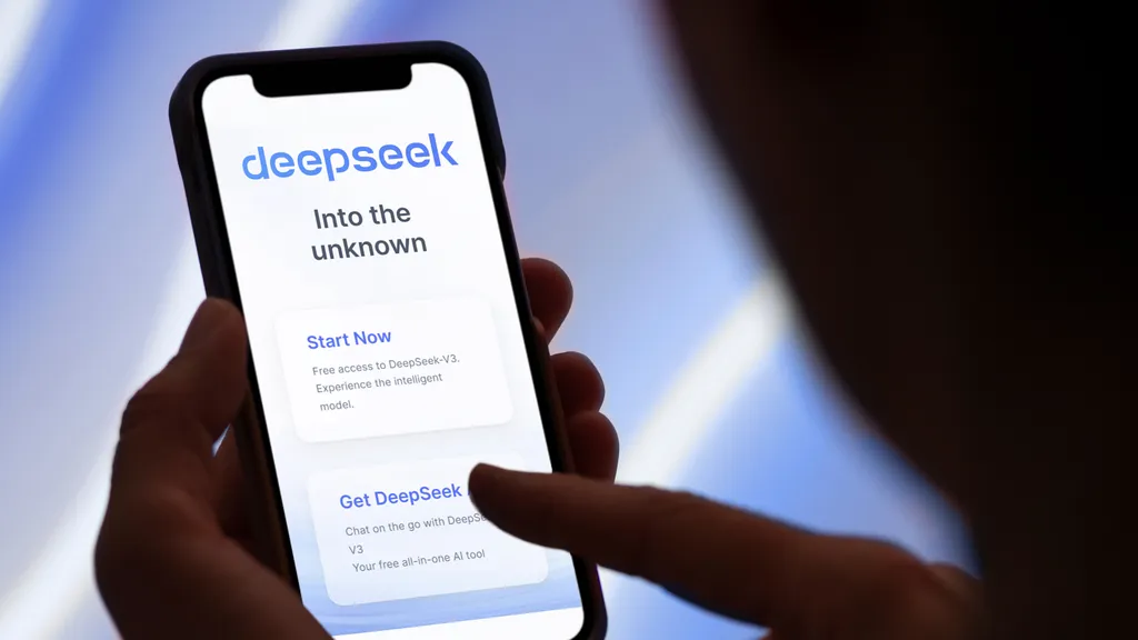 DeepSeek R1现已在Nvidia、AWS和GitHub上推出，且在Hugging Face上可用的模型数量突破3000